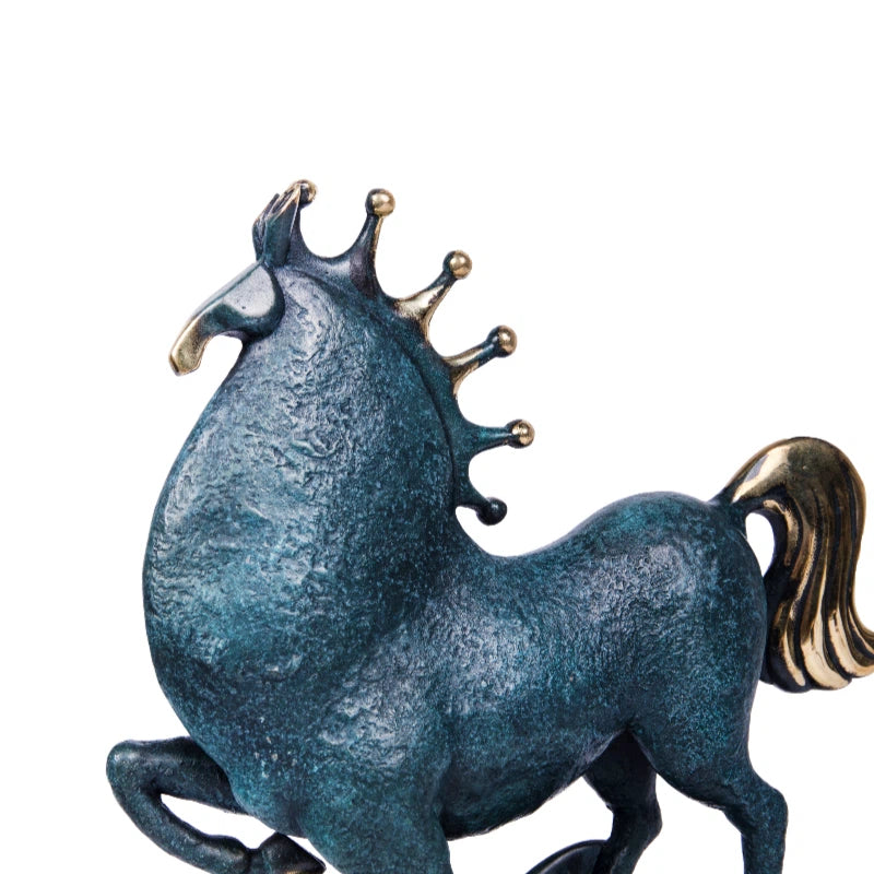 The Success Crown Horse is a powerful talisman crafted for the ambitious. In a dynamic pose with raised hooves, the horse symbolizes unstoppable momentum, strength, and the relentless drive towards victory.